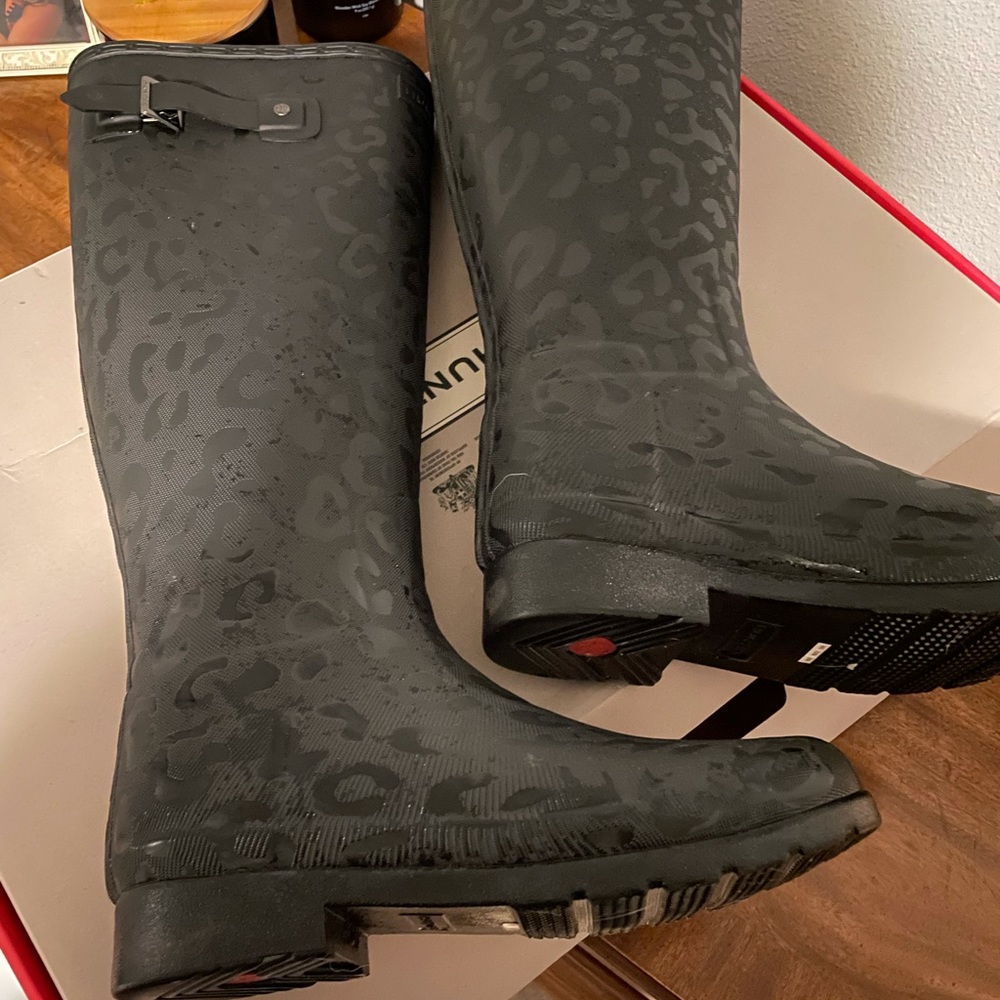 Hunter mate black leopard tall rain boots